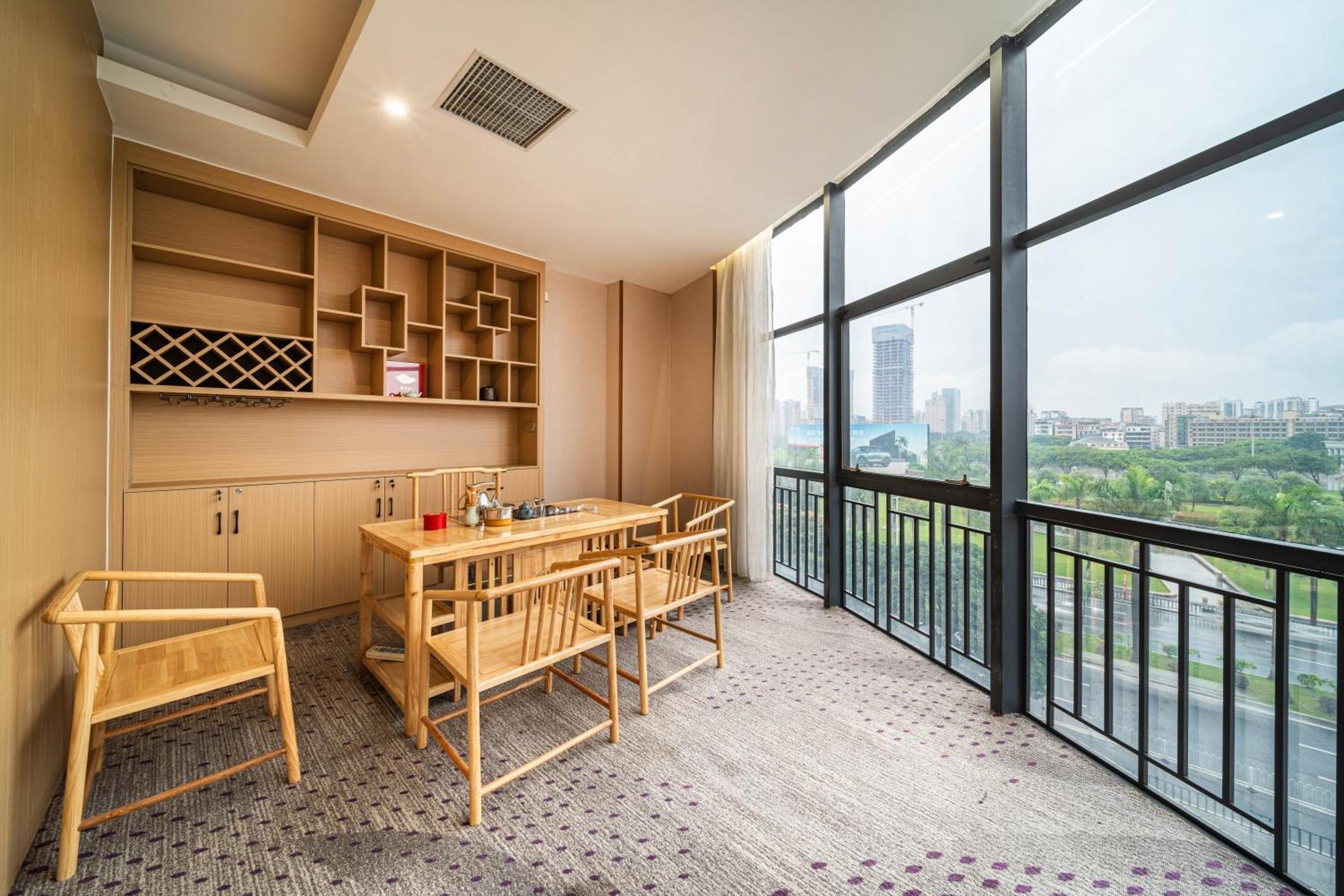 Echarm International Hotel Guangzhou Baiyun International Airport Huadu Plaza Branch - Free Deliver Service To Guangzhou Baiyun International Airport & Free Deliver Service To Canton Fair Complex During Canton Fair Period المظهر الخارجي الصورة